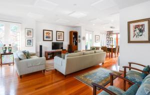 Μια τηλεόραση ή/και κέντρο ψυχαγωγίας στο Boutique Stays - Maple on Kent