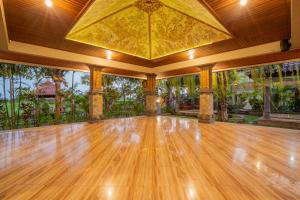 Nirmala Guest House Surf Keramas外面的花园