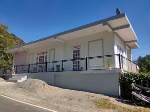 Afbeelding uit fotogalerij van The Pinelamp Homestay Lachori in Dalhousie +2 foto's