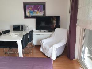 Μια τηλεόραση ή/και κέντρο ψυχαγωγίας στο VILLA SUAI