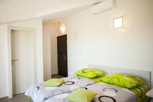 Posteľ alebo postele v izbe v ubytovaní Gabi Rooms & Studio Apartment