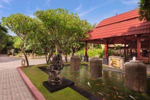 Taman di luar Ananta Spa & Resort, Pushkar