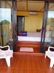 Foto da galeria de Phi Phi Sand Sea View Resort em Phi Phi Don