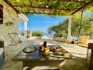 Φωτογραφία από το άλμπουμ του Unique villa in olive field with salted swimming pool-Villa Frida σε Sumartin