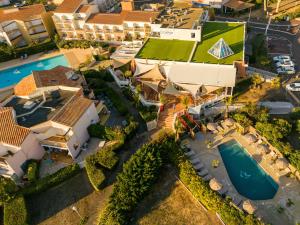 Bassein majutusasutuses CAPAO Beach Hôtel või selle lähedal