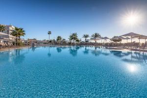 Бассейн в Occidental Torremolinos Playa или поблизости