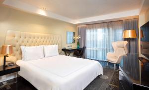 Cama ou camas em um quarto em Park Plaza London Riverbank