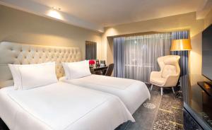 Cama ou camas em um quarto em Park Plaza London Riverbank