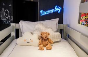 Cama ou camas em um quarto em Park Plaza London Riverbank