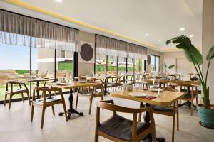 Restaurace v ubytování Ramada by Wyndham Cesme