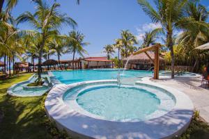 A piscina localizada em Pousada Privê Pontal de Maracaípe ou nos arredores