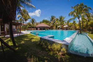 A piscina localizada em Pousada Privê Pontal de Maracaípe ou nos arredores