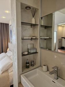 Posteľ alebo postele v izbe v ubytovaní Island View Apartment