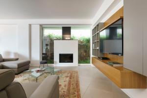 A television and/or entertainment centre at Meravilla