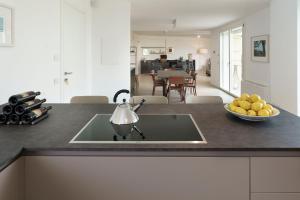 A kitchen or kitchenette at Meravilla