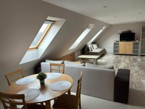 Istumisnurk majutusasutuses Bubble Apartman