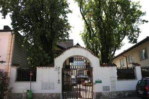 Το κτήριο όπου στεγάζεται  το δωμάτιο σε οικογενειακή κατοικία
