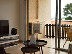 Fotografia z galérie ubytovania Bel appartement à Cavalaire-sur-Mer, 4 couchages, clim, proche commodités, parking, balcon - FR-1-226B-118 v destinácii Cavalaire-sur-Mer