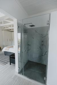 Een badkamer bij Stunning Luxury Villa Home with breathtaking views!
