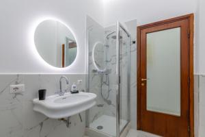 A bathroom at Aqua Claudia and Anio Novus Apartments