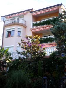 Gallery image of Apartments Boras in Selce