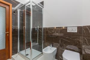A bathroom at Aqua Claudia and Anio Novus Apartments
