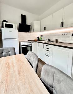 Kuchyňa alebo kuchynka v ubytovaní Apartment Lilly