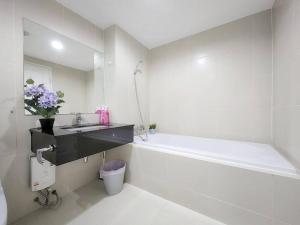 Fotografie z fotogalerie ubytování 3 Bed Rooms 2 Bath Rooms Unit Near Jodd Fair Market v destinaci Bangkok