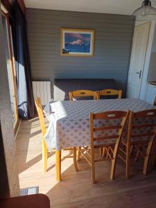 Fotografie z fotogalerie ubytování Appartement 4/6 personnes - Vue plein sud - Chamrousse v destinaci Chamrousse