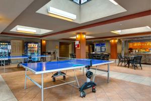 Taula de ping-pong a Canyons Westgate Resort #4506 o a prop