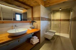 Ένα μπάνιο στο Hotel Belvedere +24 φωτογραφίες