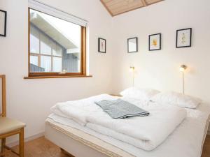 Fotografie z fotogalerie ubytování Three-Bedroom Holiday home in Ulfborg 5 v destinaci Thorsminde