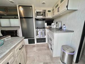 מטבח או מטבחון ב-Camper de Camaseyes +9 תמונות