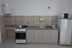 Pipí Cucú - Apartamentos Completos Planta Baja的厨房或小厨房
