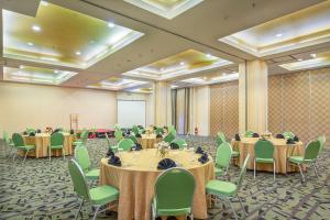 Zona business o sala conferenze di 1O1 URBAN Jakarta Pemuda