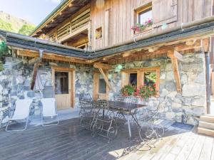 Balkón alebo terasa v ubytovaní Appartement cosy pour 6 personnes avec parking au Grand-Bornand - FR-1-467-84