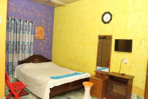 TV a/nebo společenská místnost v ubytování Green Leaf Guest House ColIege Road Sreemongal