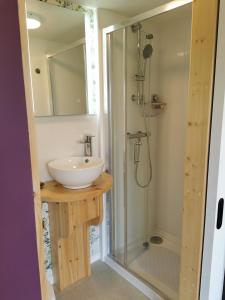 A bathroom at BaseGlamp