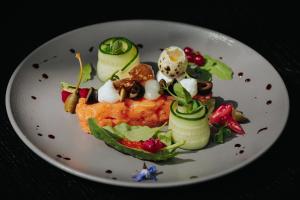 Ateriointia hotellissa tai sen lähistöllä