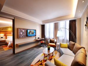 TV/trung tâm giải trí tại Hampton by Hilton Shanghai Hongqiao NECC