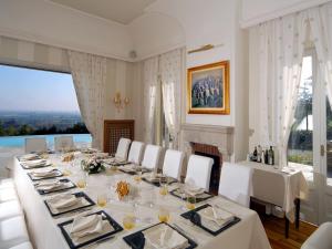 ห้องอาหารหรือที่รับประทานอาหารของ Poggio Radicati Hotel De Charme