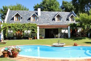 Piscina a CHANTILLY o a prop