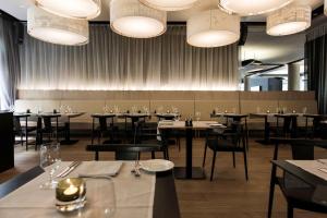Um restaurante ou outro lugar para comer em Barceló Hamburg