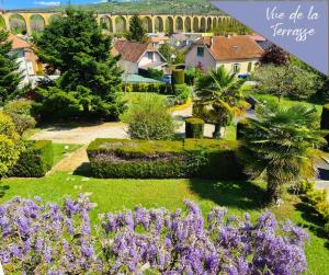 Ogród w obiekcie VILLA ANNEE 30 Rénovée ,Terrasse et Jardin