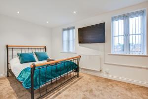 Prostor za sedenje u objektu Elegant Bolton Abode - Sleeps 10