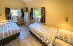 Postel nebo postele na pokoji v ubytování Stunning Home In Lauwersoog With Wifi