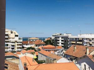 アルカションにあるStudio Arcachon, 1 pièce, 3 personnes - FR-1-433-37の建物や屋根のある街並み