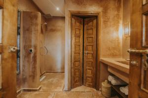 Koupelna v ubytování Riad 64 Maison D'hôtes & Spa + 37 fotografií