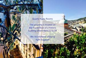 een bord met uitzicht op een stad bij Quarto Piano Rooms in Genua