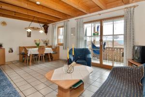 Et opholdsområde på Landhaus Killinger + 2 billeder